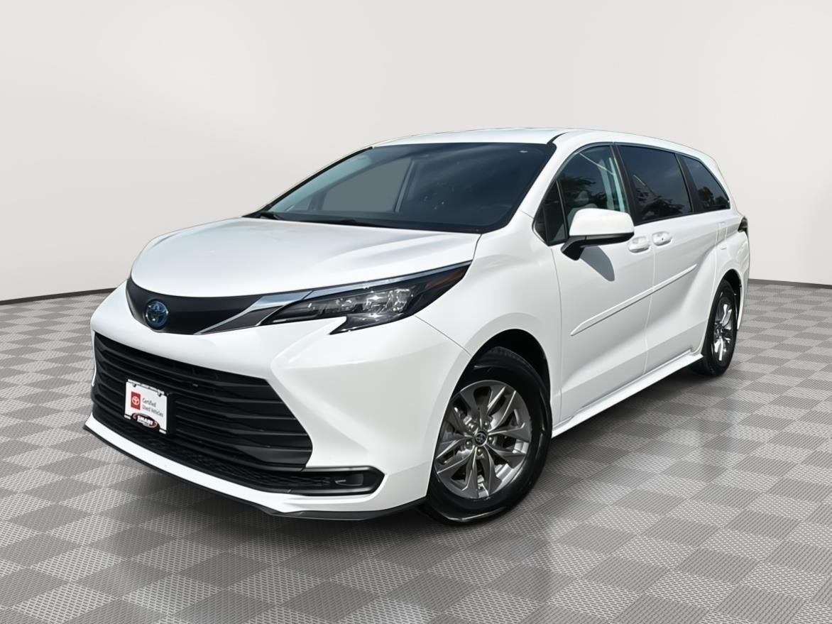 2024 Toyota Sienna LE