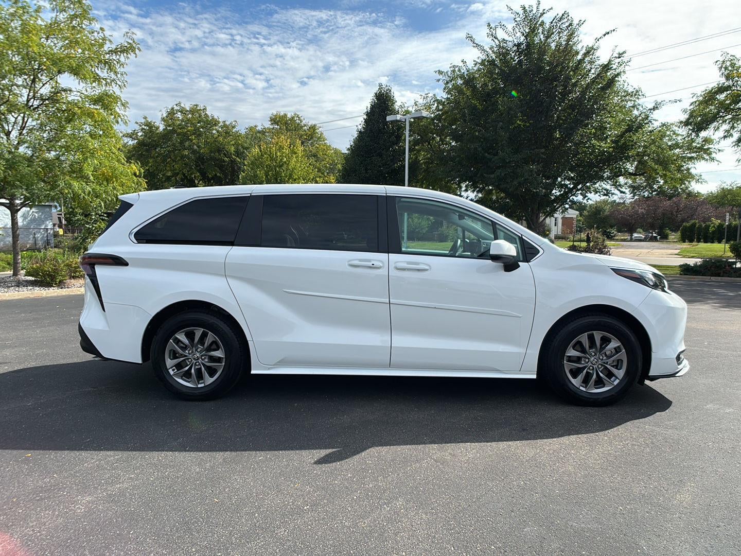 2024 Toyota Sienna LE
