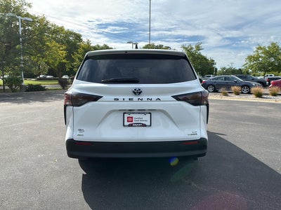2024 Toyota Sienna LE