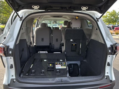 2024 Toyota Sienna LE