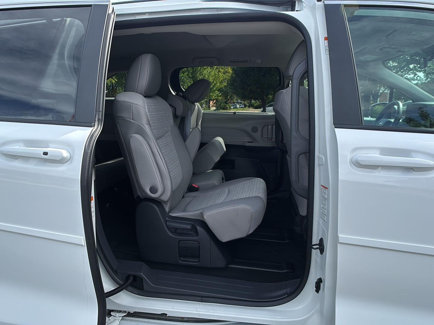 2024 Toyota Sienna LE