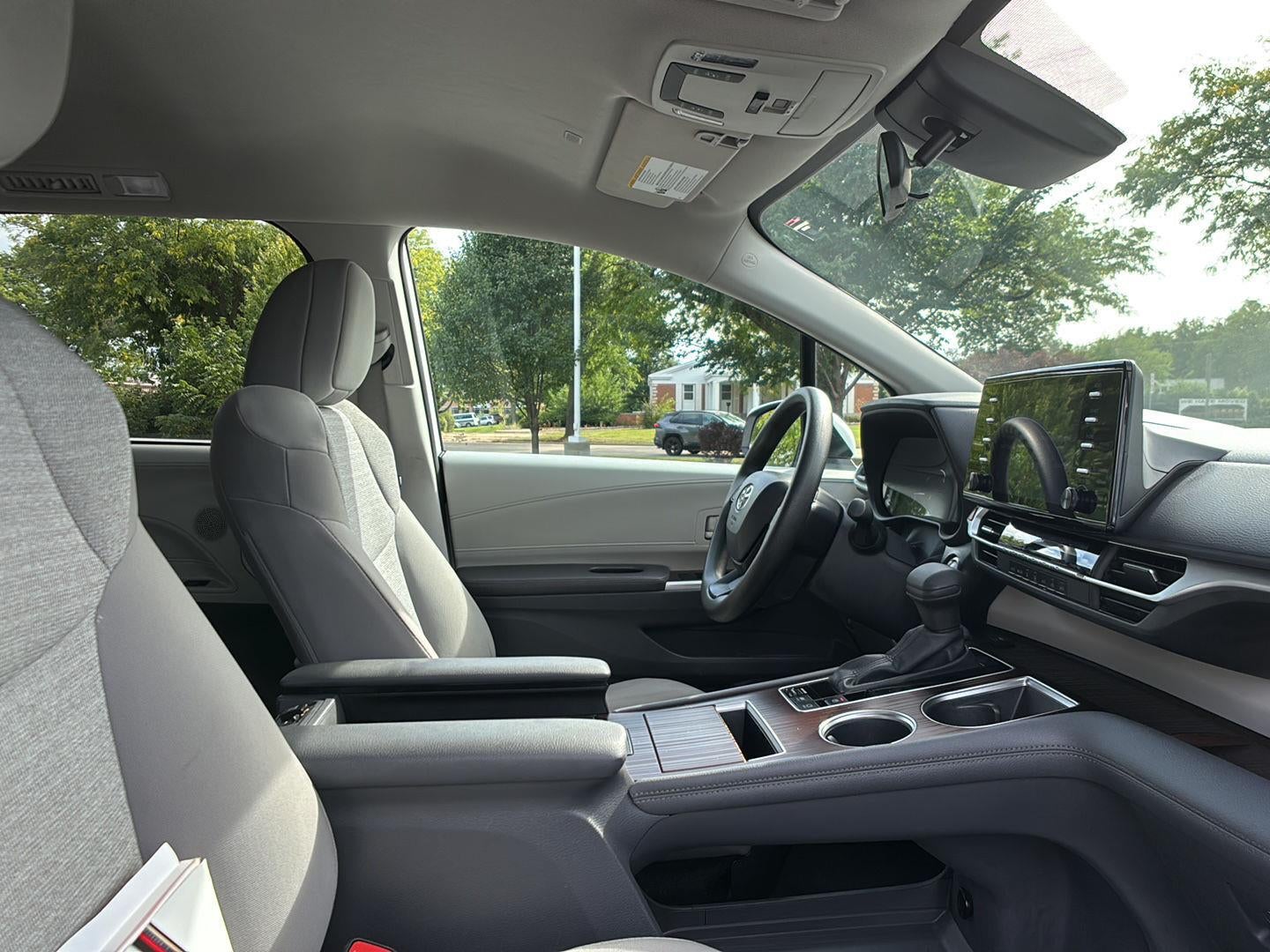 2024 Toyota Sienna LE