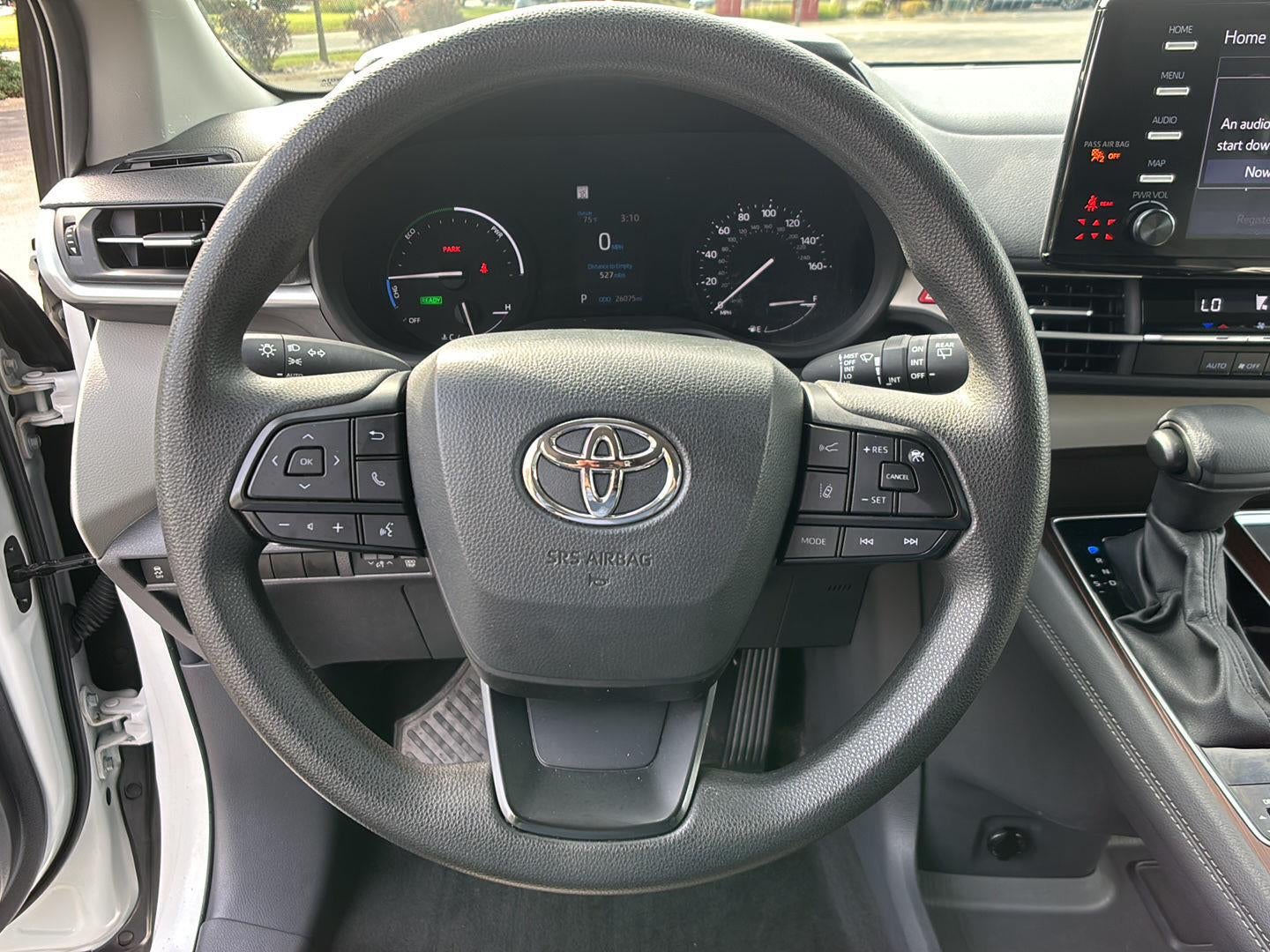 2024 Toyota Sienna LE