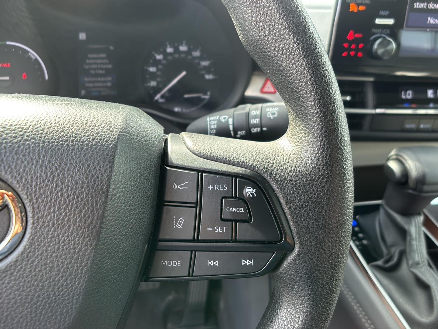 2024 Toyota Sienna LE