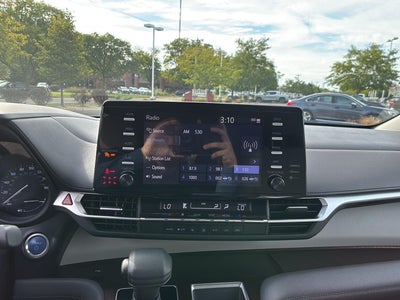 2024 Toyota Sienna LE