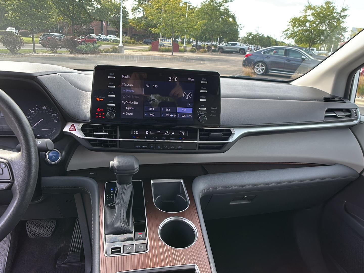 2024 Toyota Sienna LE