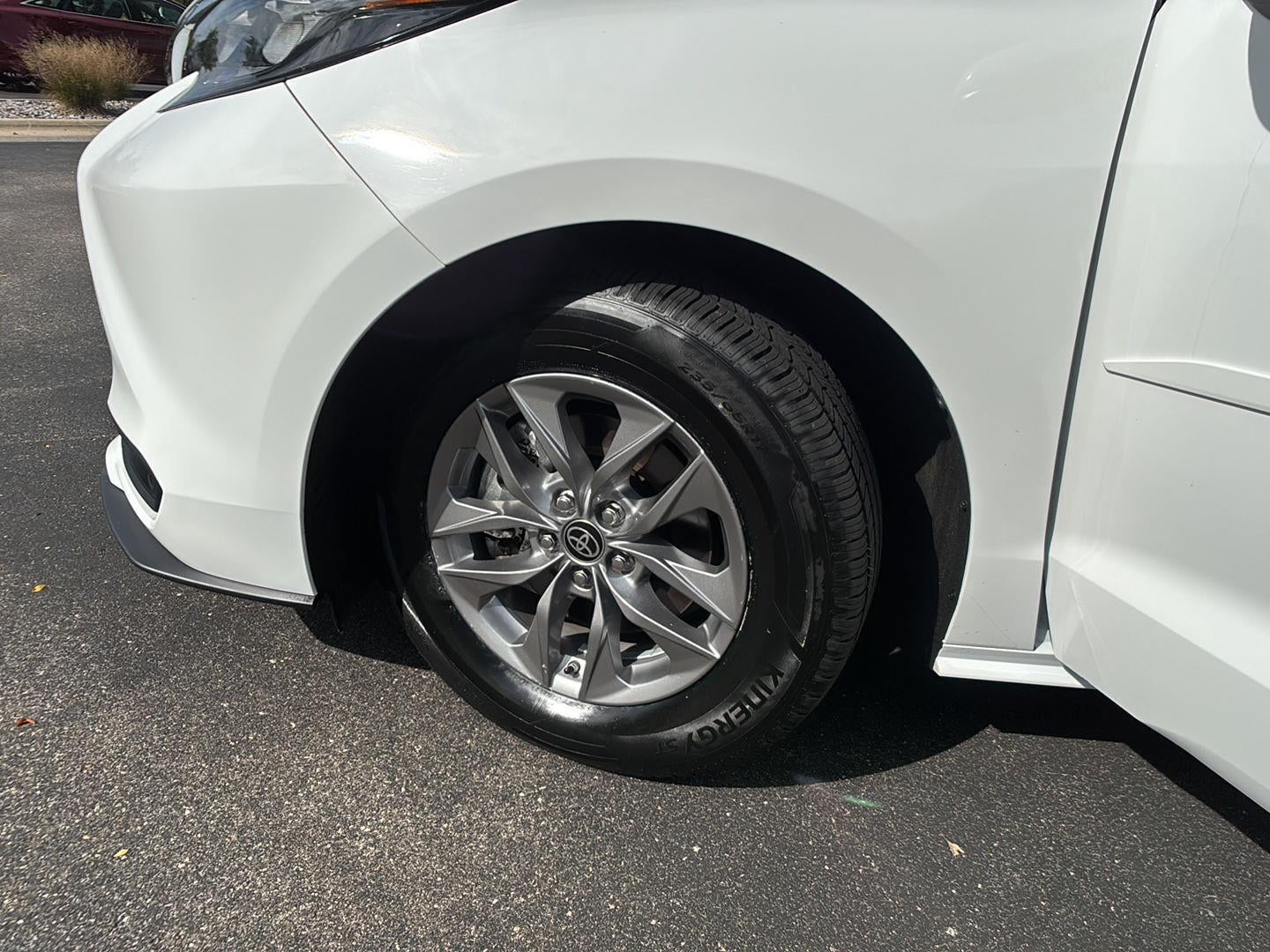 2024 Toyota Sienna LE