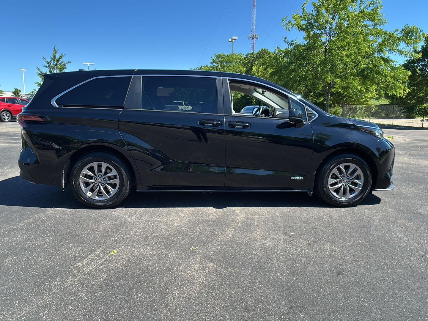 2021 Toyota SIENNA LE