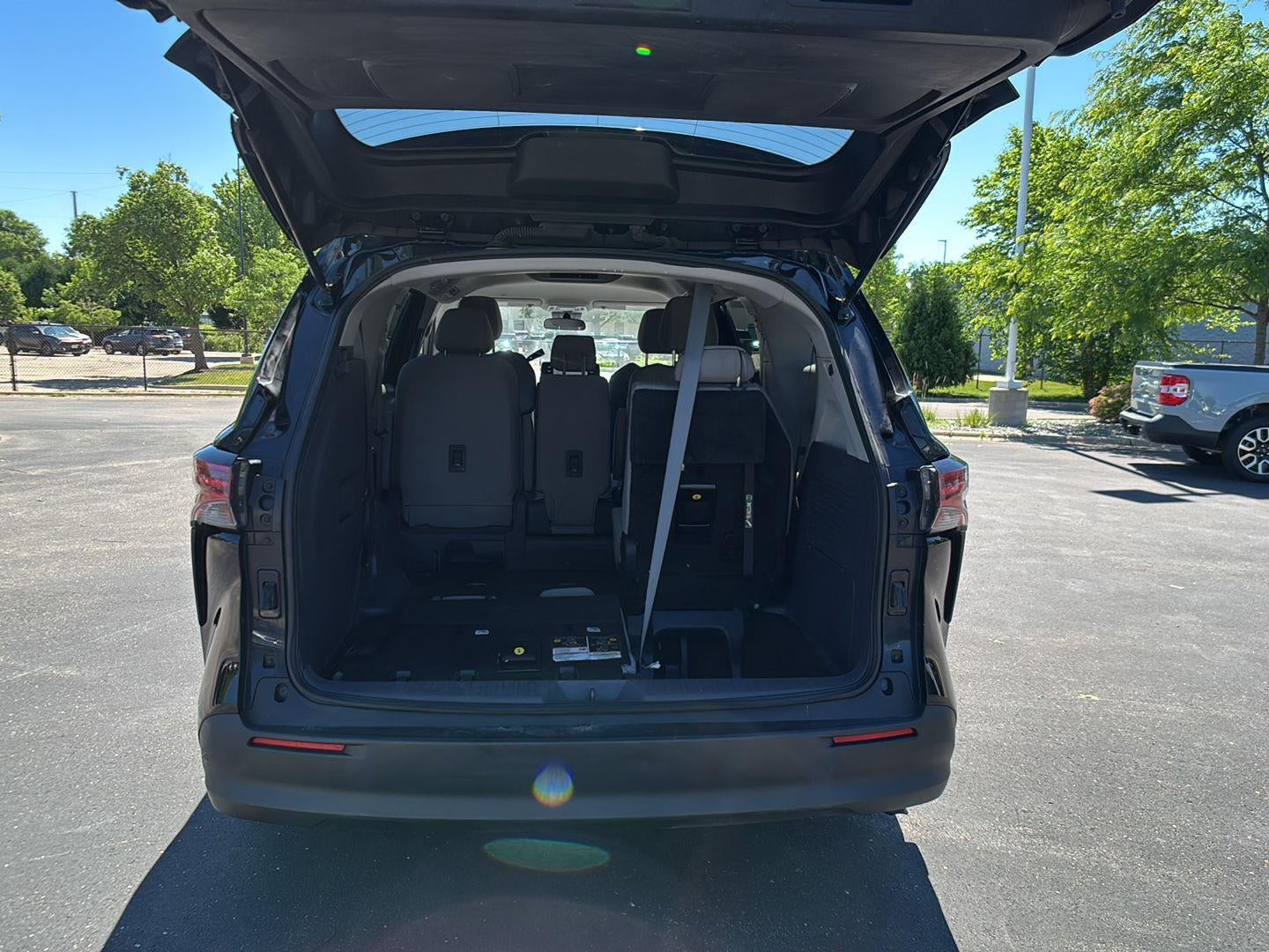 2021 Toyota SIENNA LE