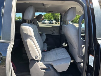 2021 Toyota SIENNA LE