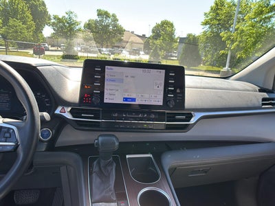 2021 Toyota SIENNA LE