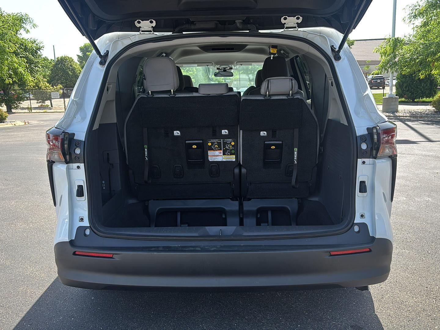 2023 Toyota Sienna LE