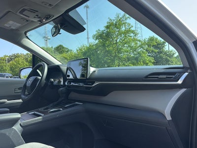 2023 Toyota Sienna LE