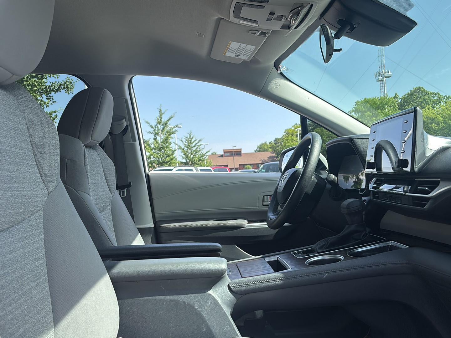 2023 Toyota Sienna LE