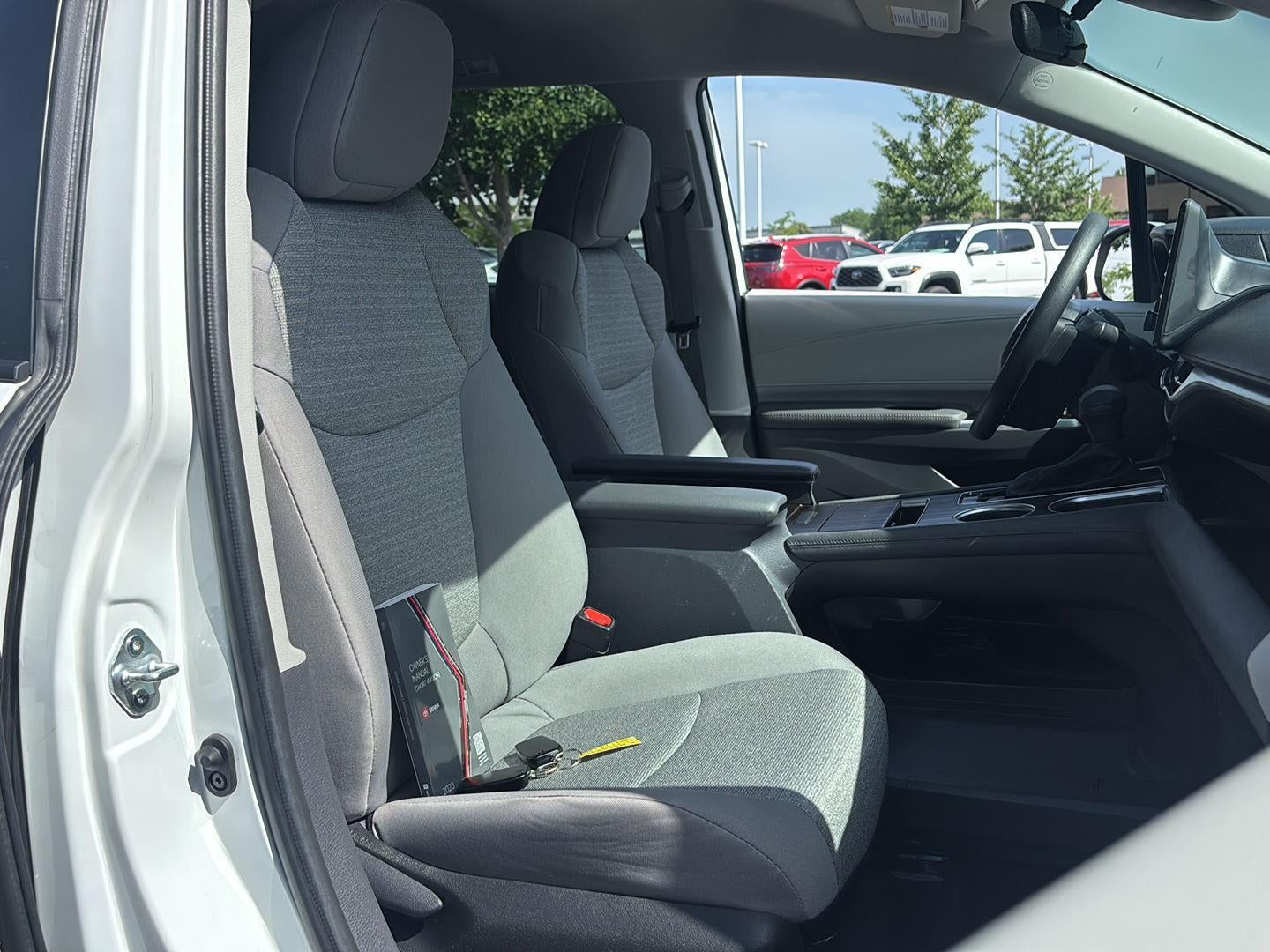 2023 Toyota Sienna LE