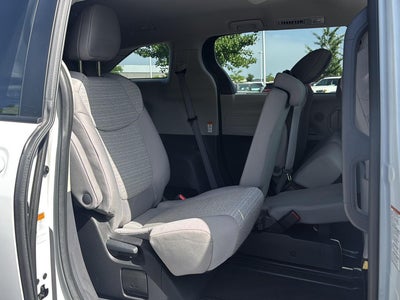 2023 Toyota Sienna LE
