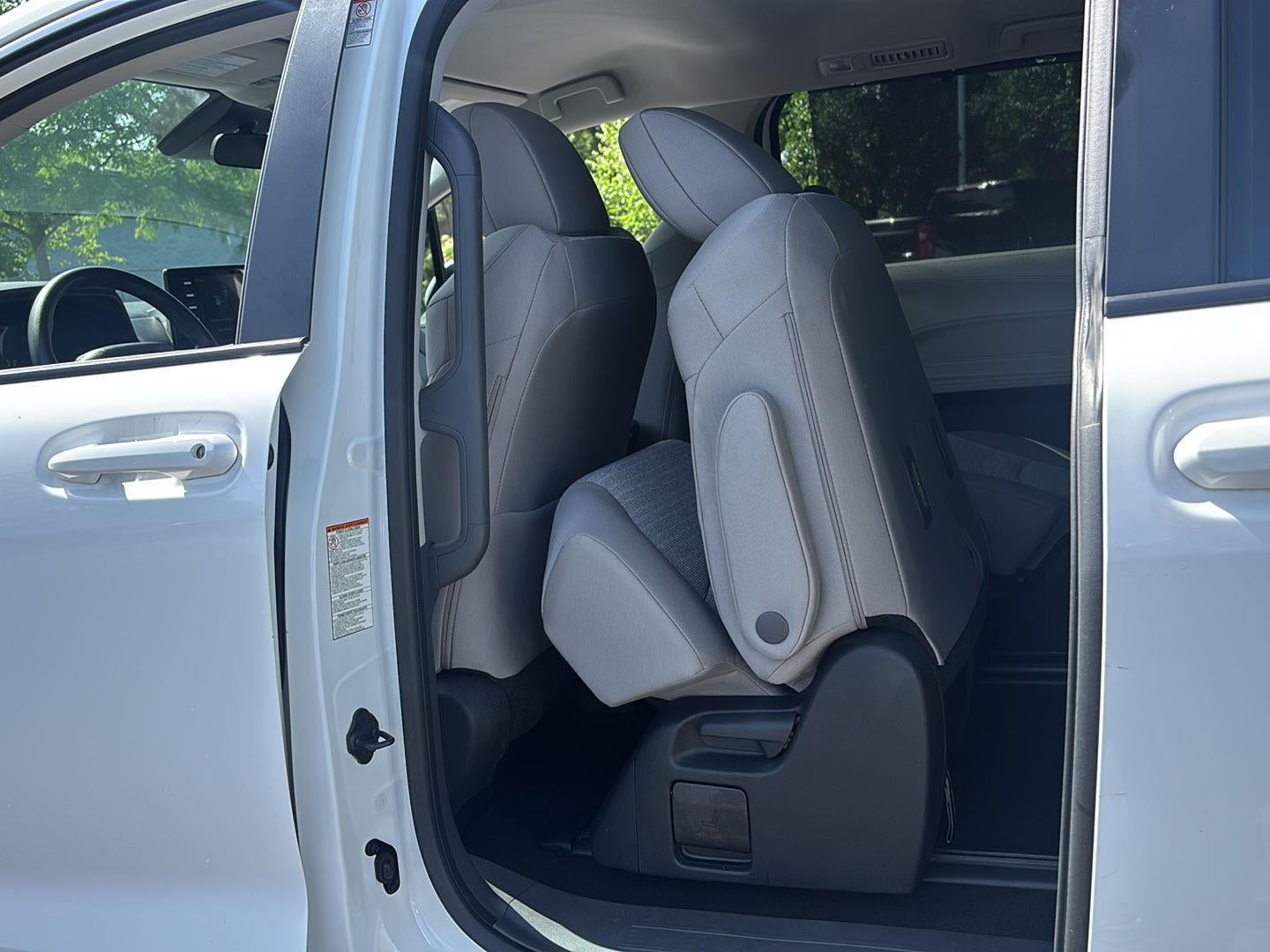 2023 Toyota Sienna LE