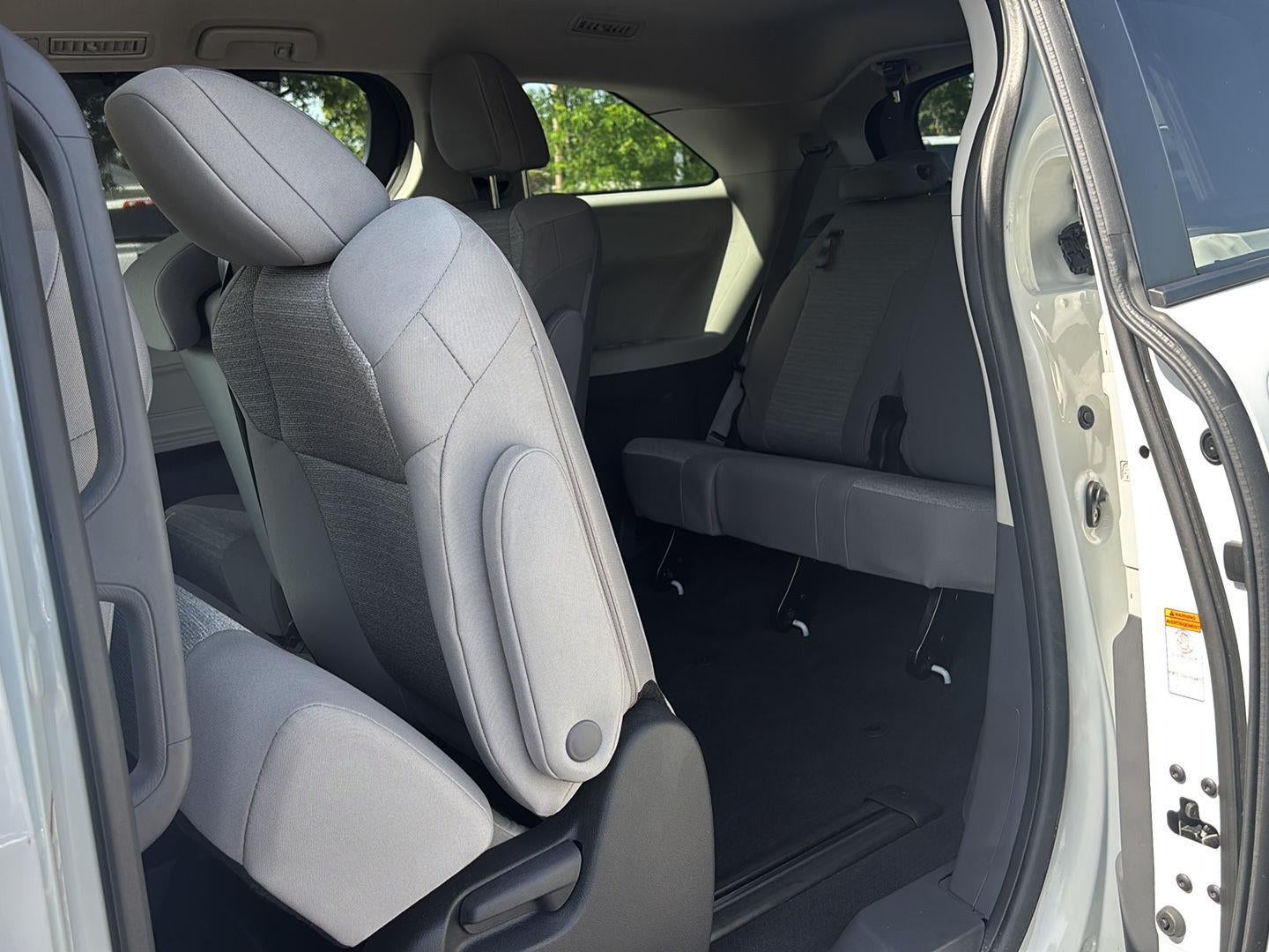 2023 Toyota Sienna LE