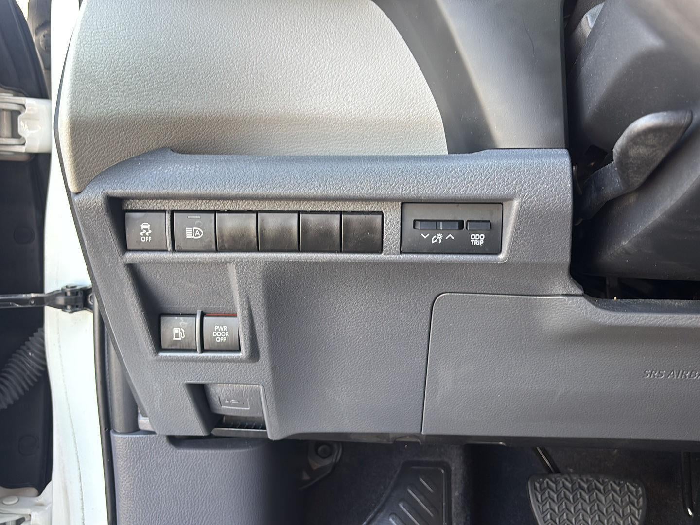2023 Toyota Sienna LE