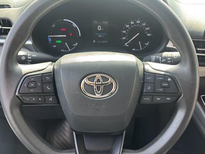 2023 Toyota Sienna LE