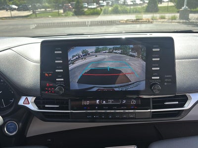 2023 Toyota Sienna LE