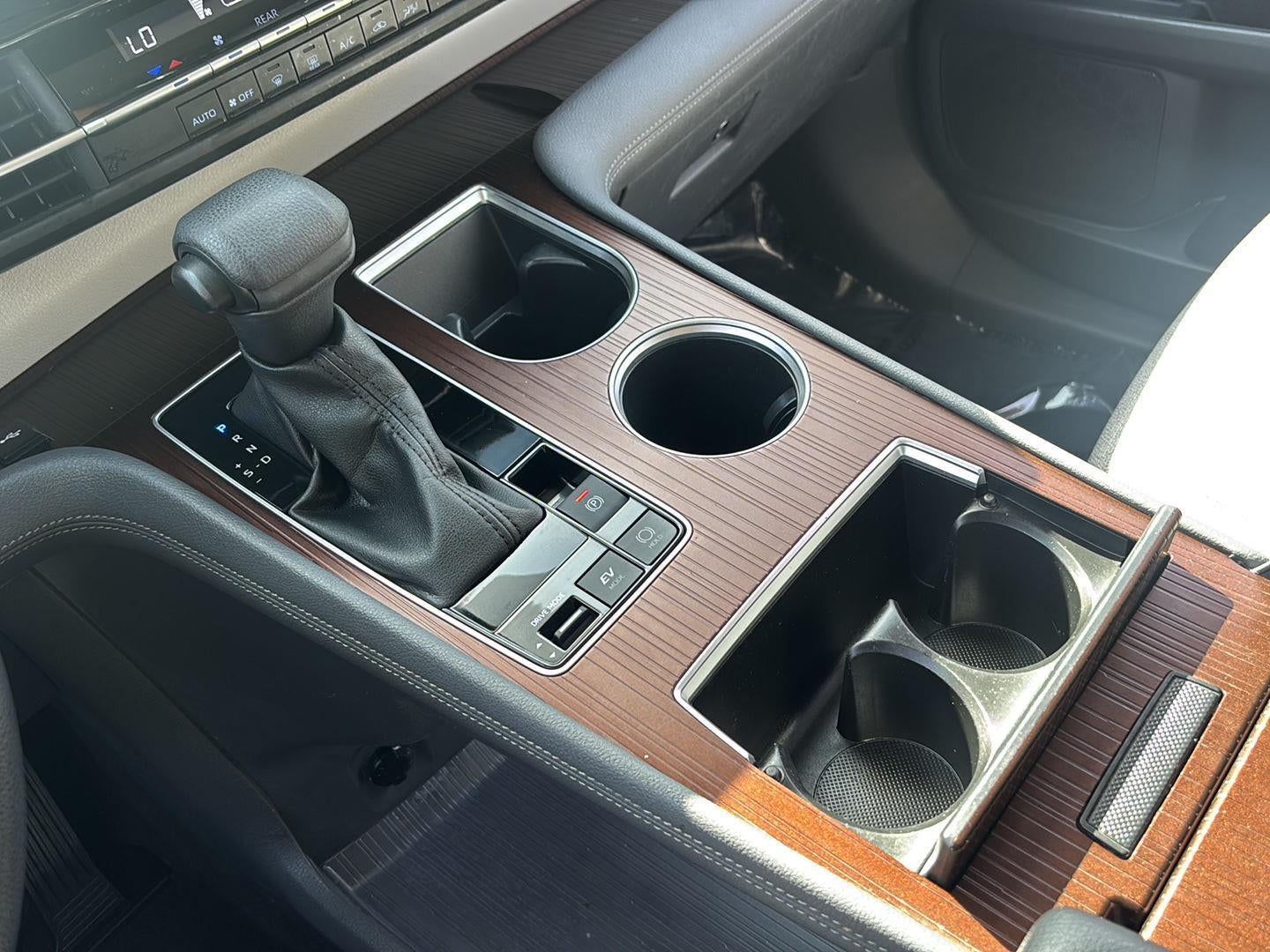 2023 Toyota Sienna LE