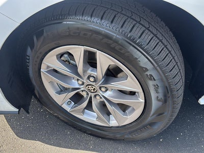 2023 Toyota Sienna LE