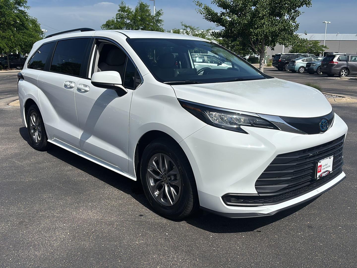 2023 Toyota Sienna LE