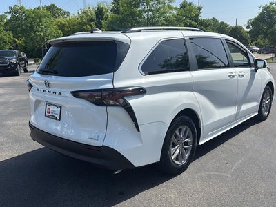 2023 Toyota Sienna LE