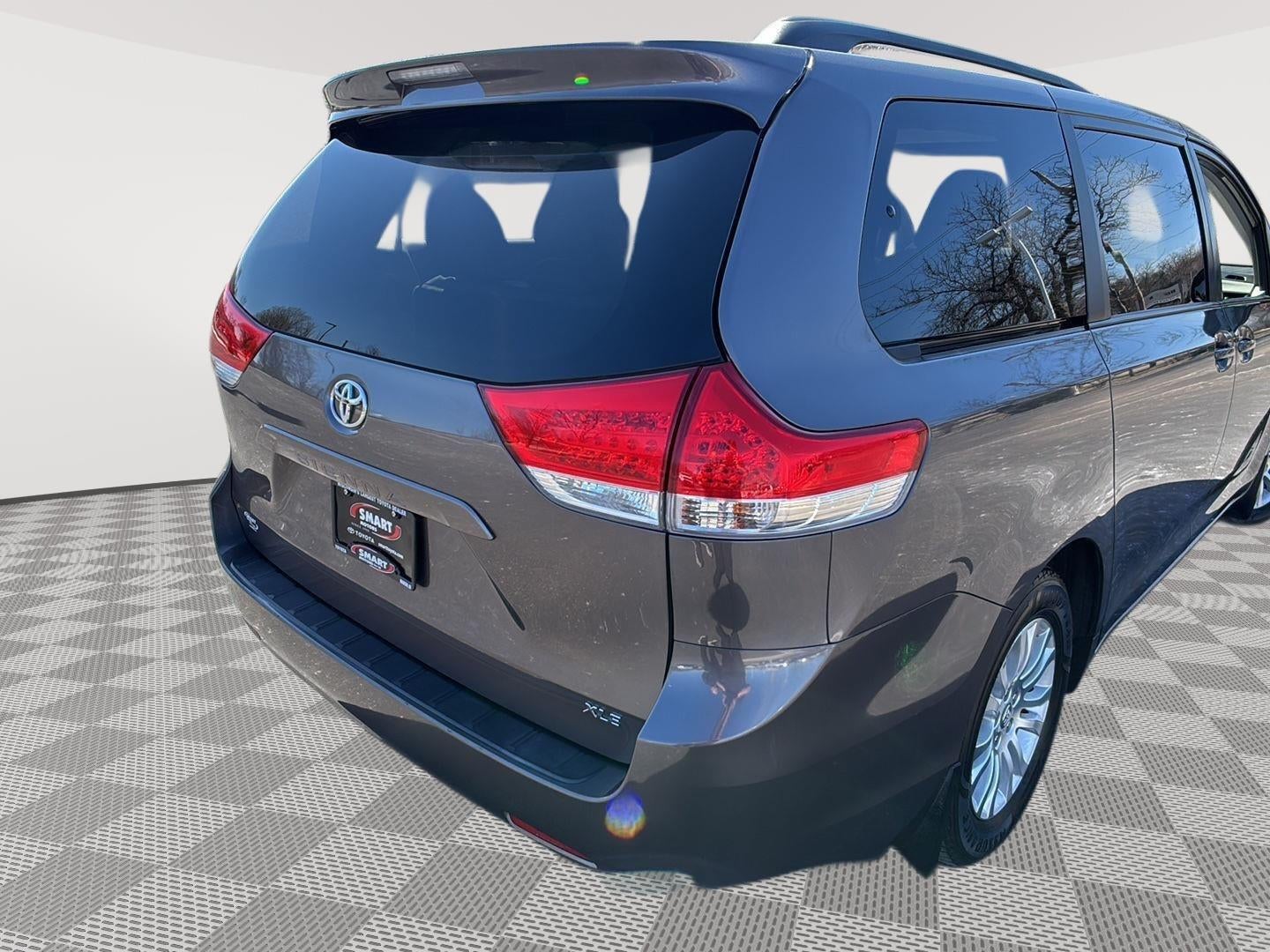 2012 Toyota Sienna XLE 8-Passenger