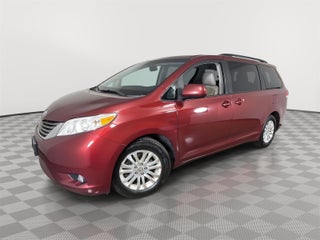 2014 Toyota Sienna XLE 8-Passenger