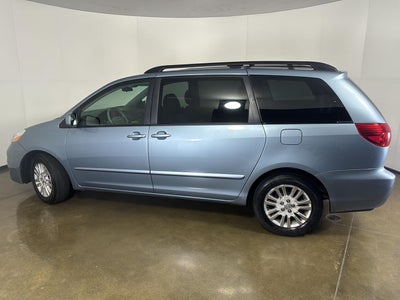 2010 Toyota Sienna XLE