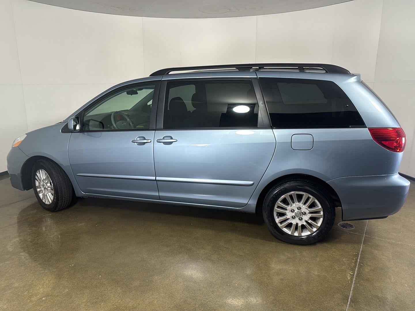 2010 Toyota Sienna XLE