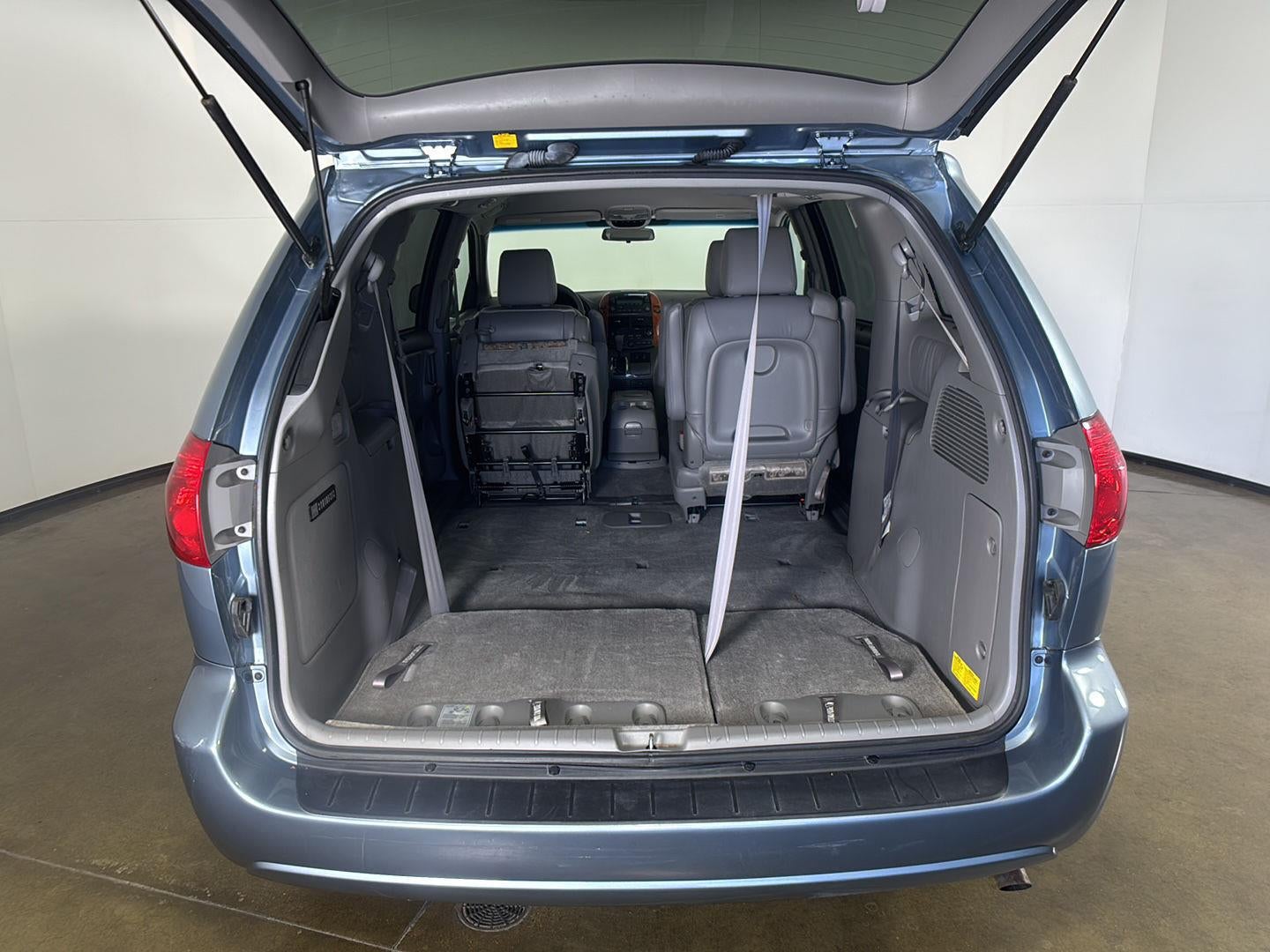 2010 Toyota Sienna XLE