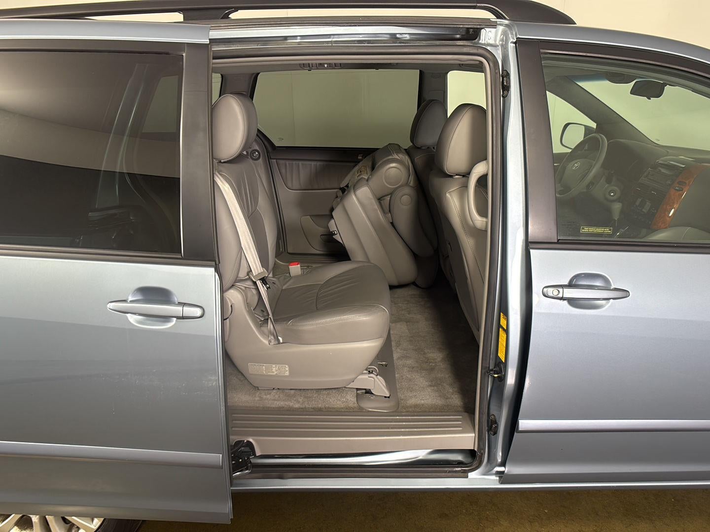 2010 Toyota Sienna XLE