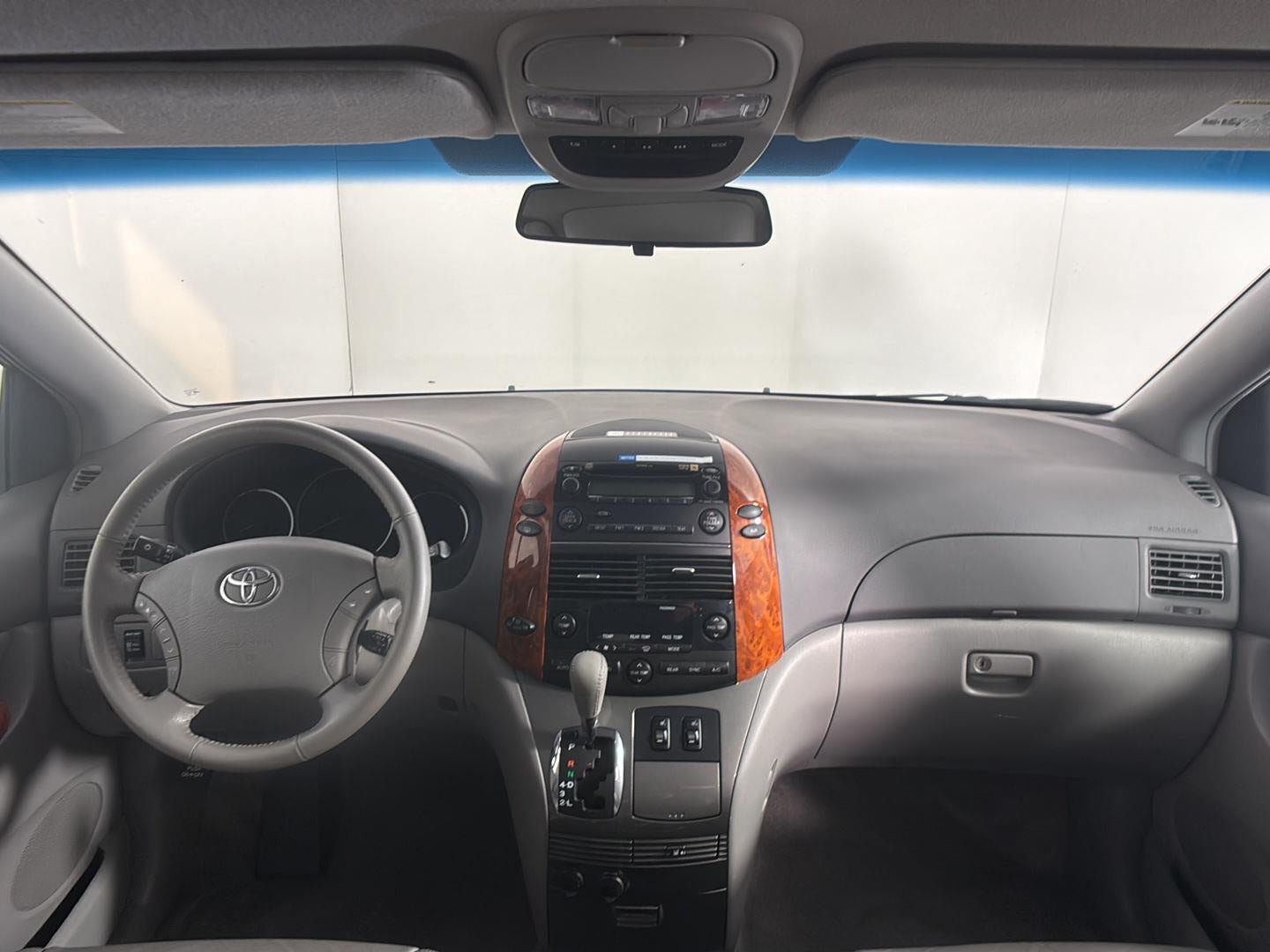 2010 Toyota Sienna XLE
