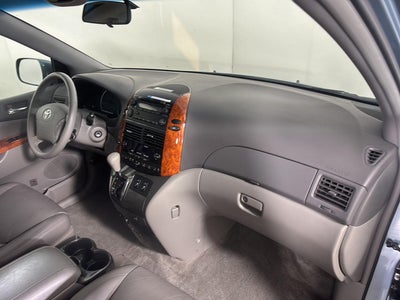 2010 Toyota Sienna XLE