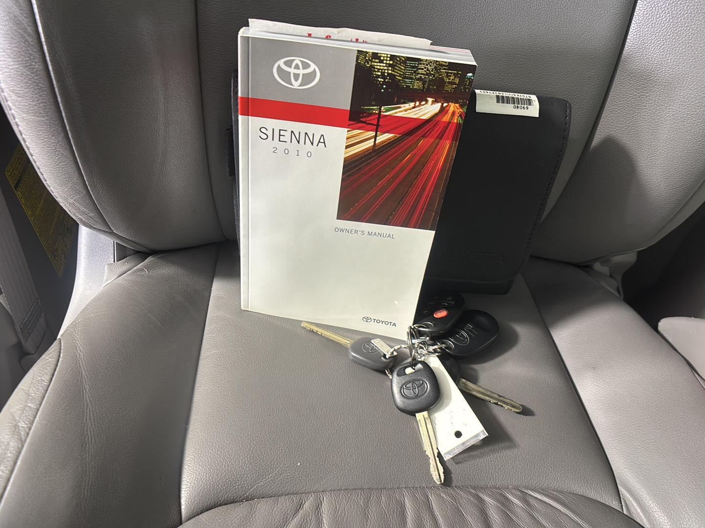 2010 Toyota Sienna XLE
