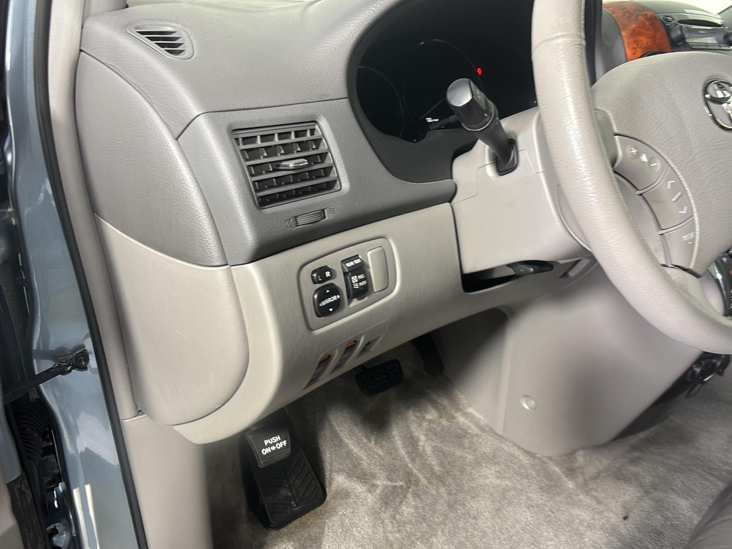 2010 Toyota Sienna XLE