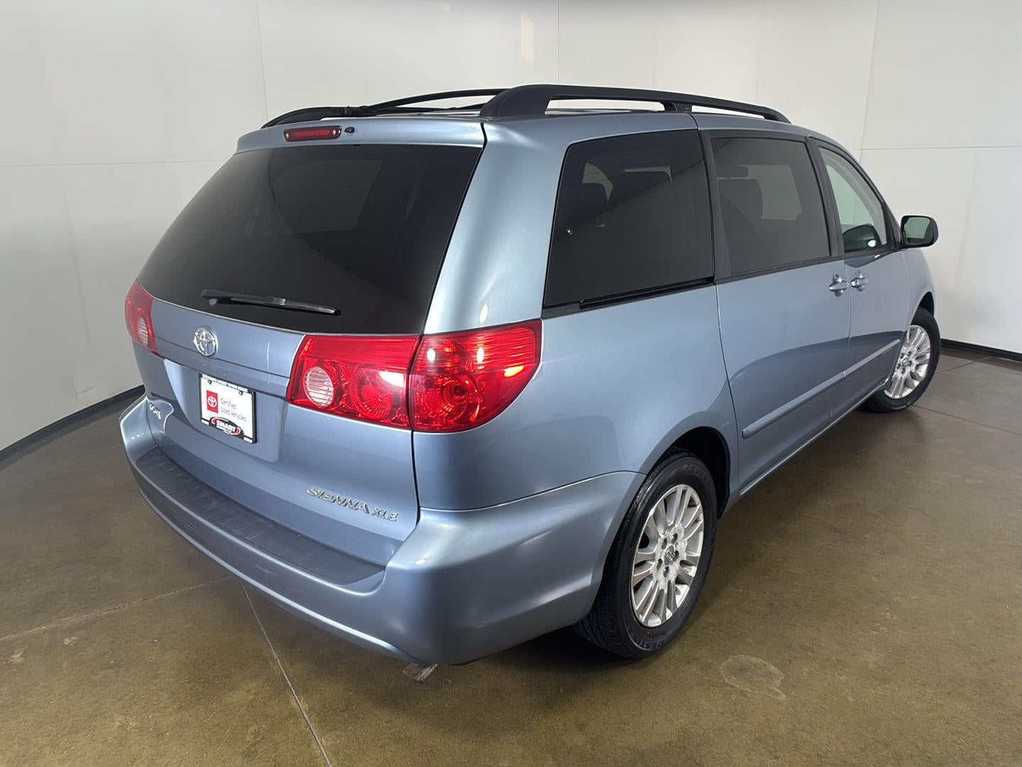 2010 Toyota Sienna XLE