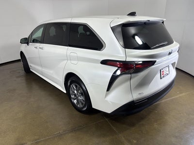 2021 Toyota Sienna XLE