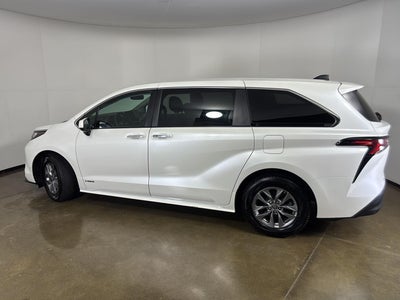 2021 Toyota Sienna XLE