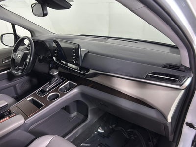2021 Toyota Sienna XLE