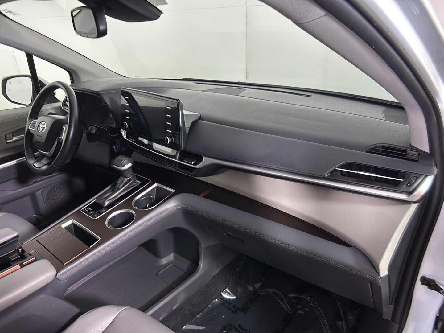 2021 Toyota Sienna XLE