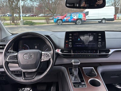 2021 Toyota Sienna XLE