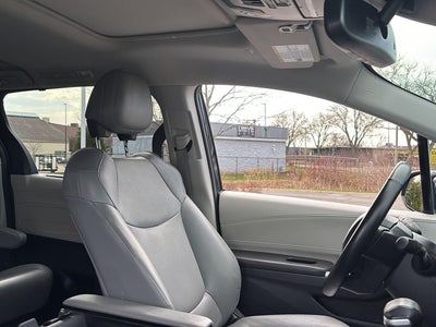 2021 Toyota Sienna XLE