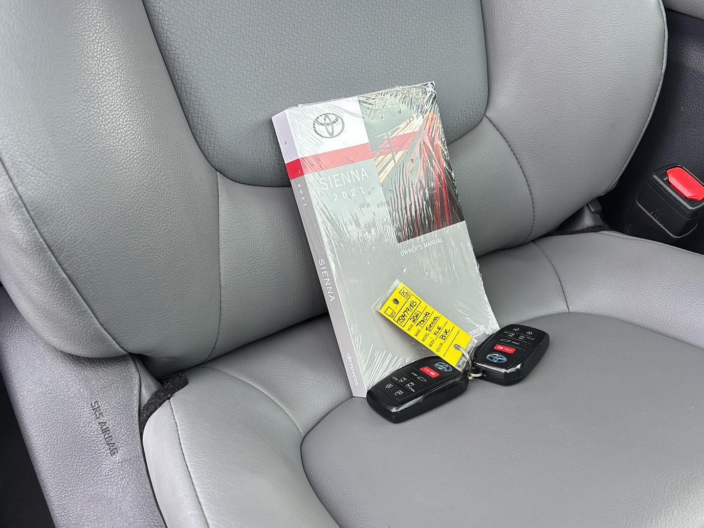 2021 Toyota Sienna XLE