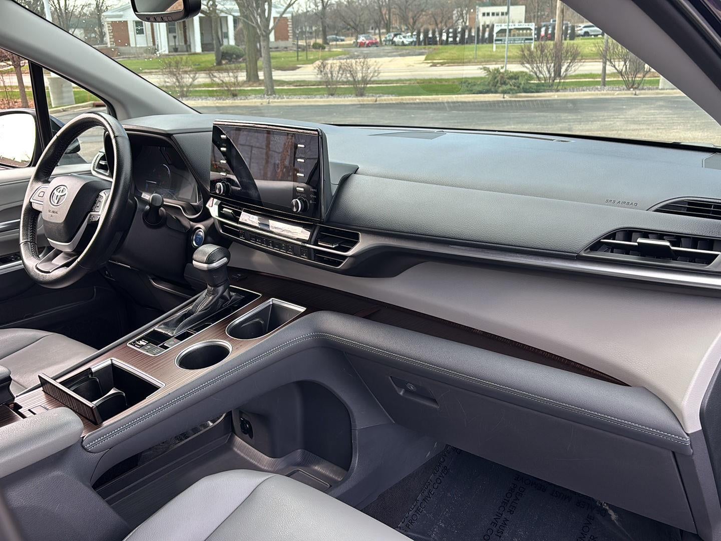 2021 Toyota Sienna XLE