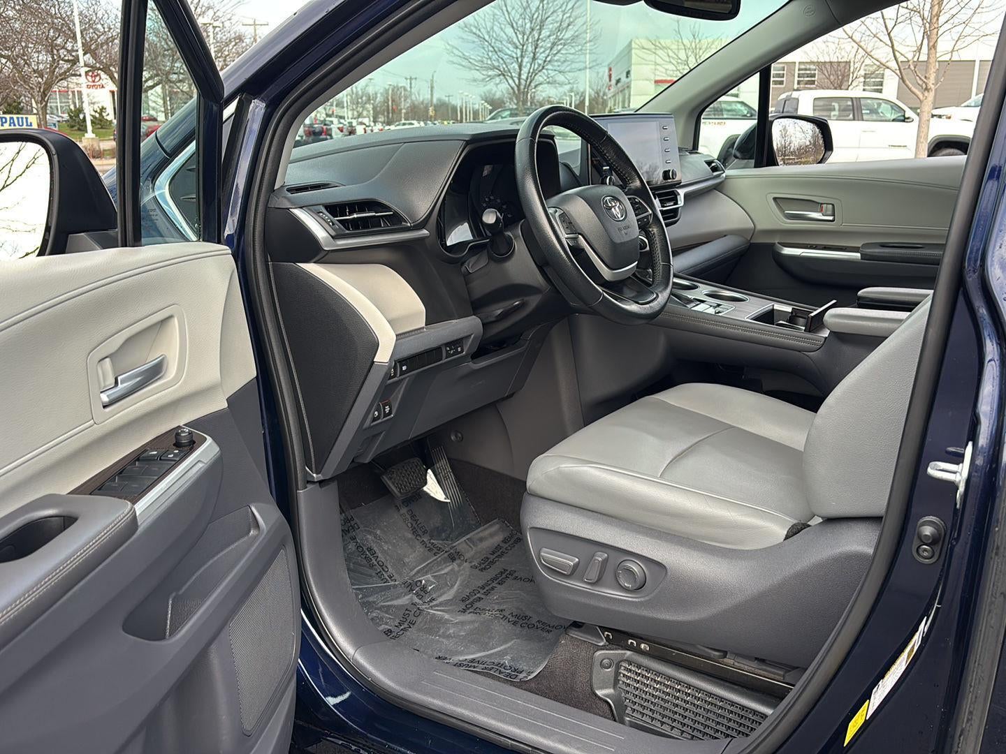 2021 Toyota Sienna XLE