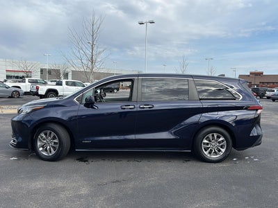 2021 Toyota Sienna XLE